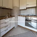 A12 - Villino Semi-indipendente Su Tre Lati Villa *