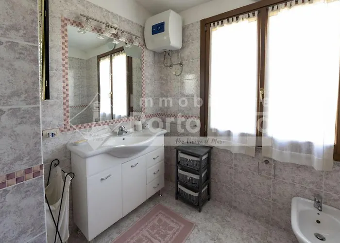 Villa A12 - Villino Semi-indipendente Su Tre Lati *