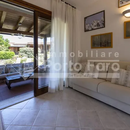 A12 - Villino Semi-indipendente Su Tre Lati