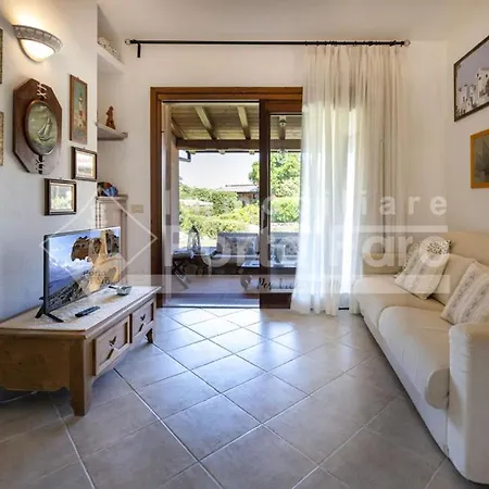 Villa A12 - Villino Semi-indipendente Su Tre Lati