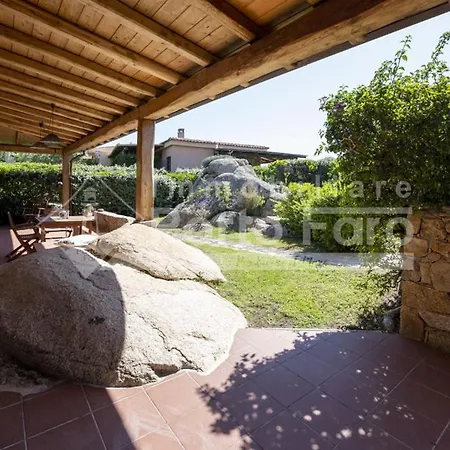 A12 - Villino Semi-indipendente Su Tre Lati