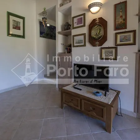 A12 - Villino Semi-indipendente Su Tre Lati Villa *