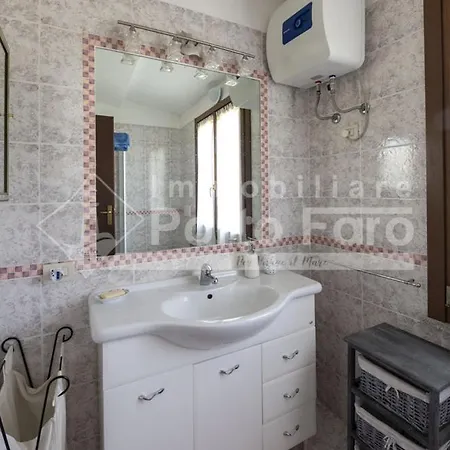 Villa A12 - Villino Semi-indipendente Su Tre Lati Palau